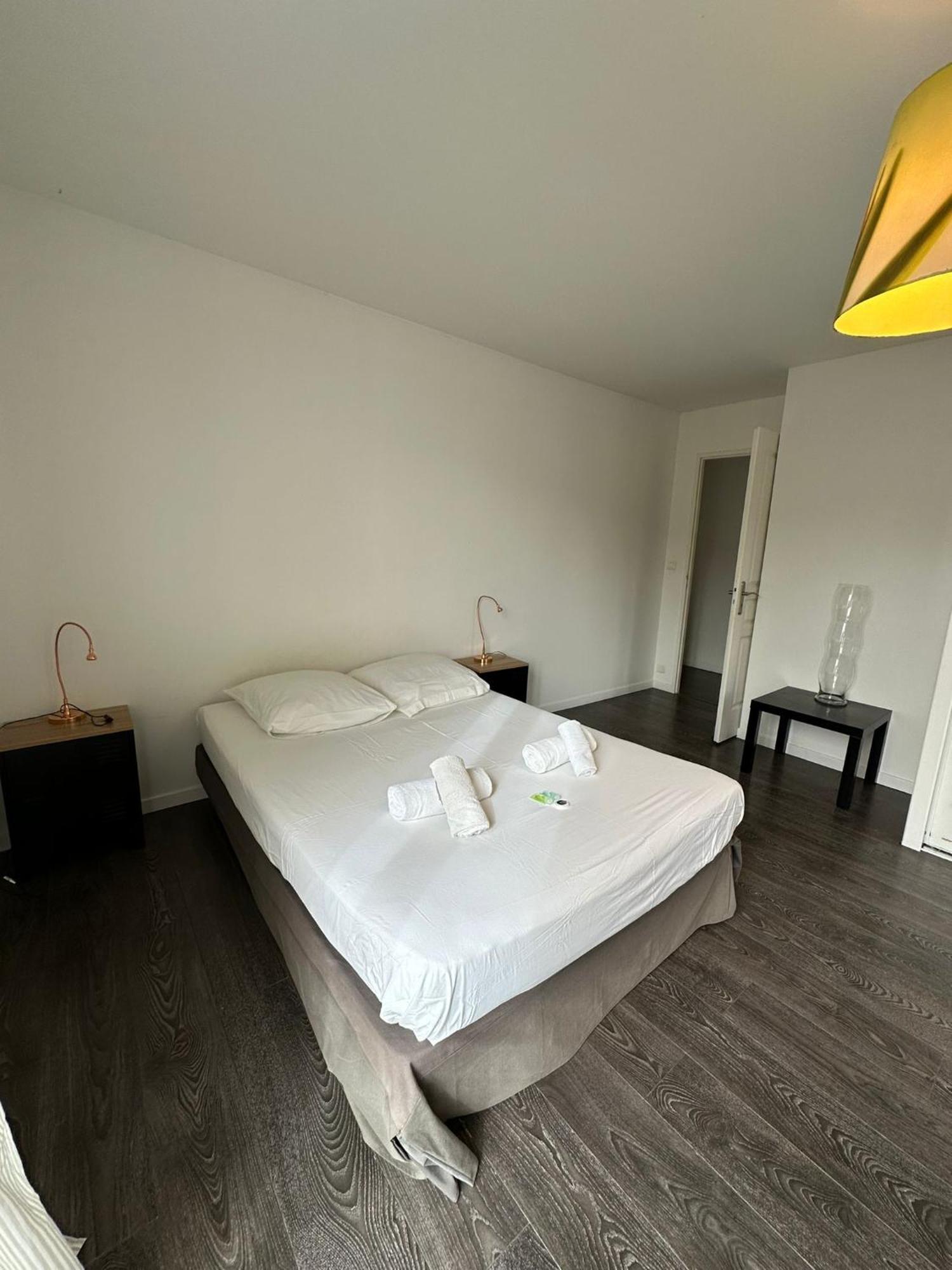 Villa Constance 3 Antibes - Spacieux Logement En Dernier Etage エクステリア 写真
