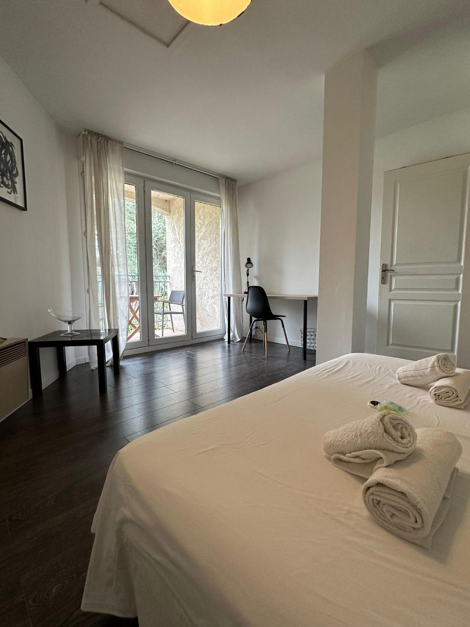 Villa Constance 3 Antibes - Spacieux Logement En Dernier Etage エクステリア 写真