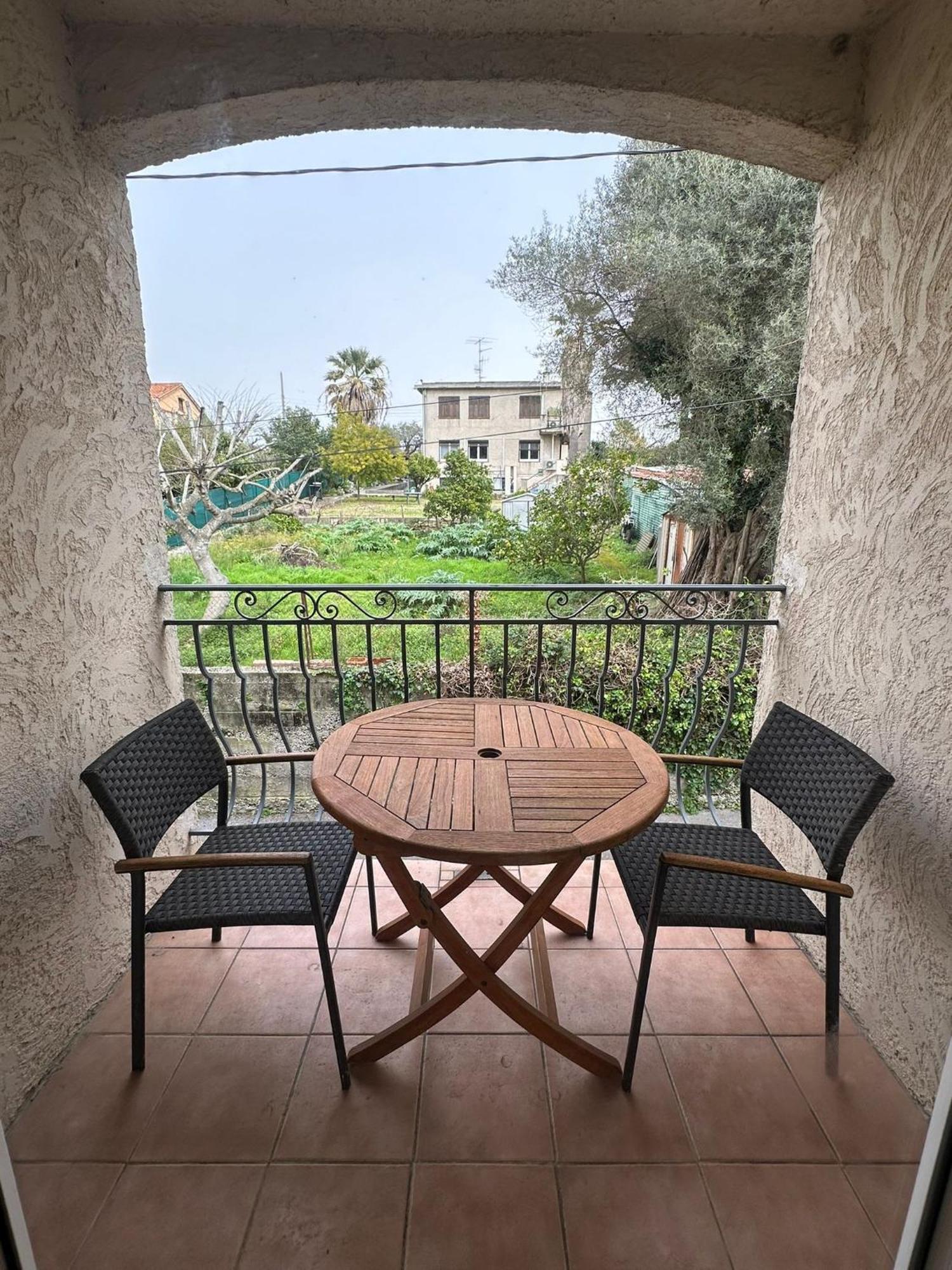 Villa Constance 3 Antibes - Spacieux Logement En Dernier Etage エクステリア 写真