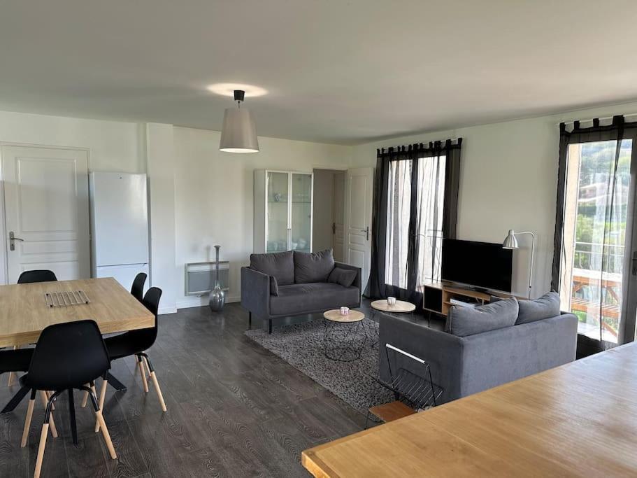 Villa Constance 3 Antibes - Spacieux Logement En Dernier Etage エクステリア 写真