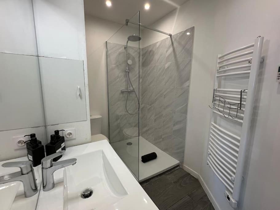 Villa Constance 3 Antibes - Spacieux Logement En Dernier Etage エクステリア 写真