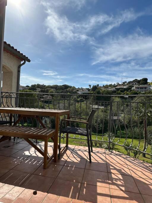 Villa Constance 3 Antibes - Spacieux Logement En Dernier Etage エクステリア 写真