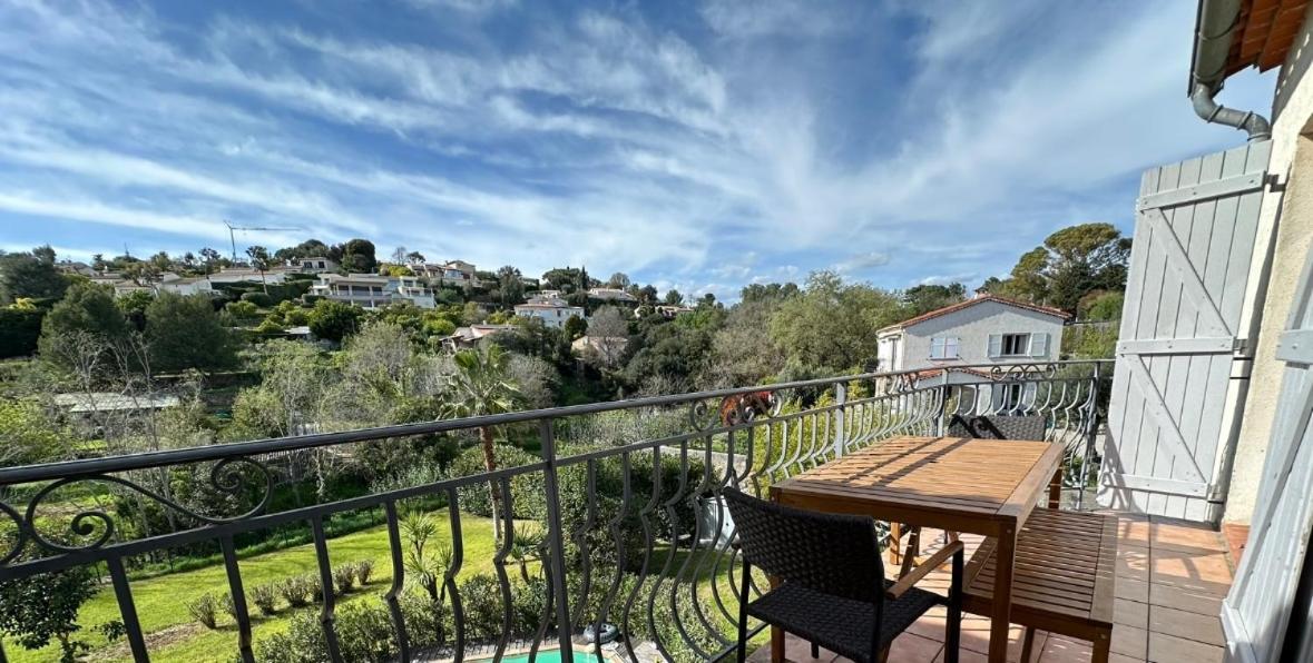 Villa Constance 3 Antibes - Spacieux Logement En Dernier Etage エクステリア 写真