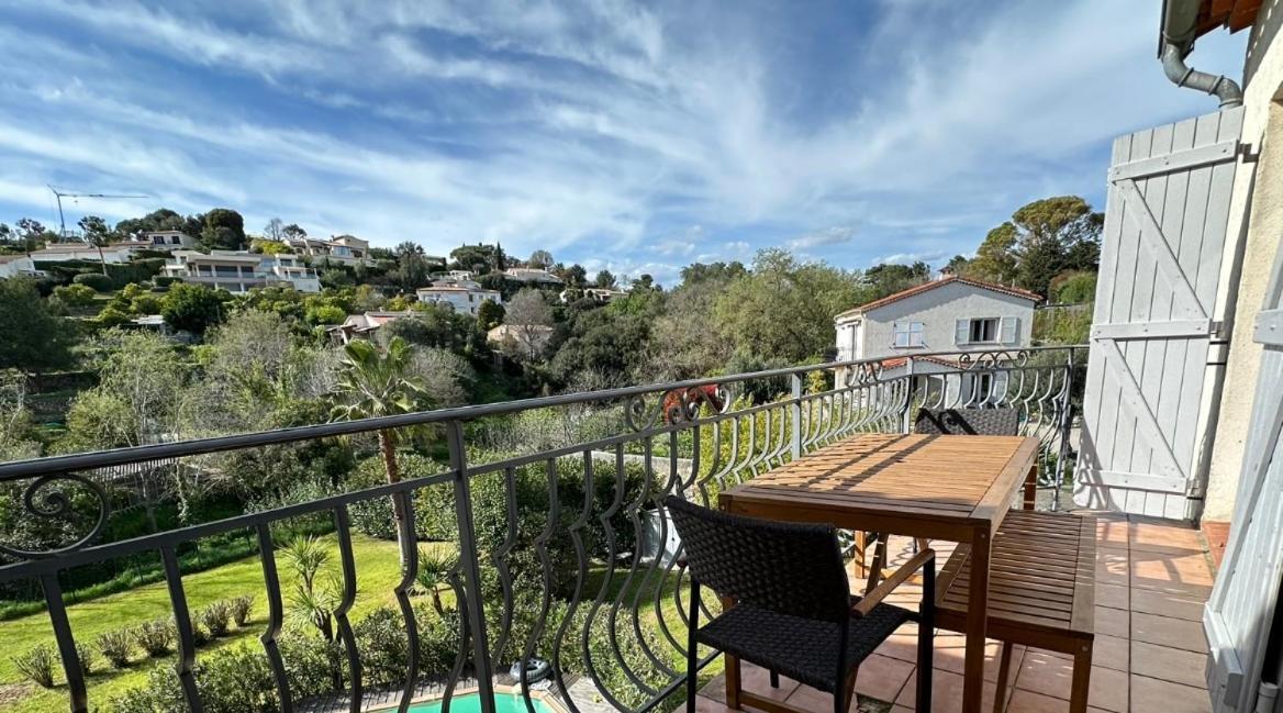 Villa Constance 3 Antibes - Spacieux Logement En Dernier Etage エクステリア 写真